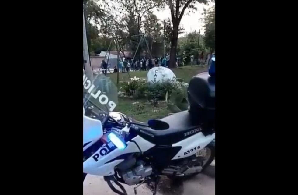 Un grupo de hinchas de Belgrano se manifestó frente a la casa del presidente Franceschi