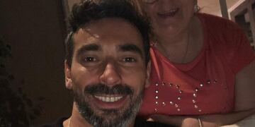 Ezequiel Lavezzi y su madre Doris Alonso\u002E (@pocho22lavezzi)