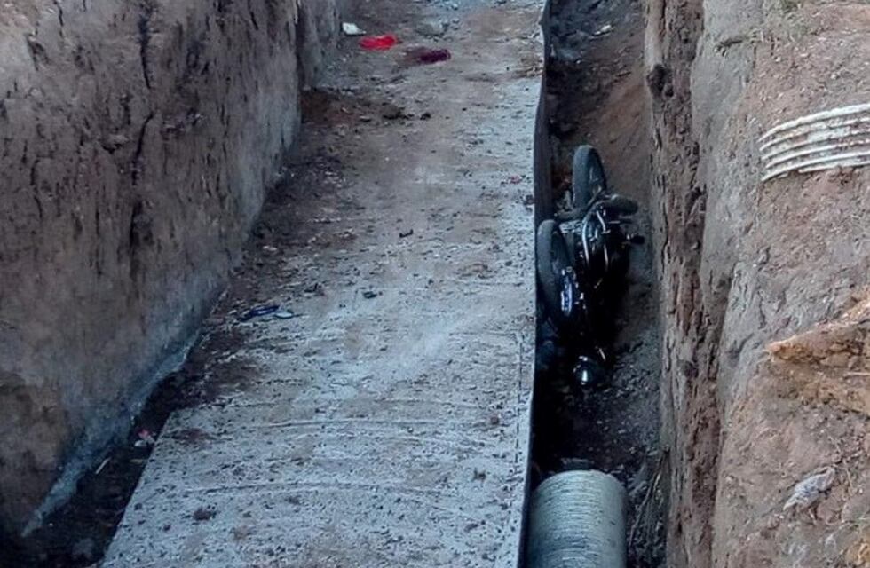 Un joven de 21 años pasó la noche herido en una zanja a la que se cayó andando en moto