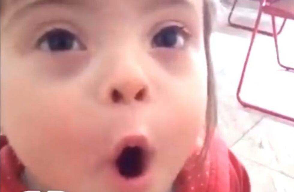 Camila, la nena cordobesa con Síndrome de Down que emocionó a Ricardo Mollo