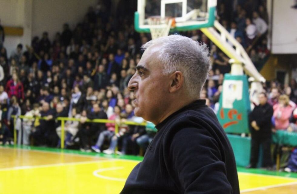 Básquet: a poco del reinicio de torneo Osvaldo Goñi dejó de ser DT de Espora
