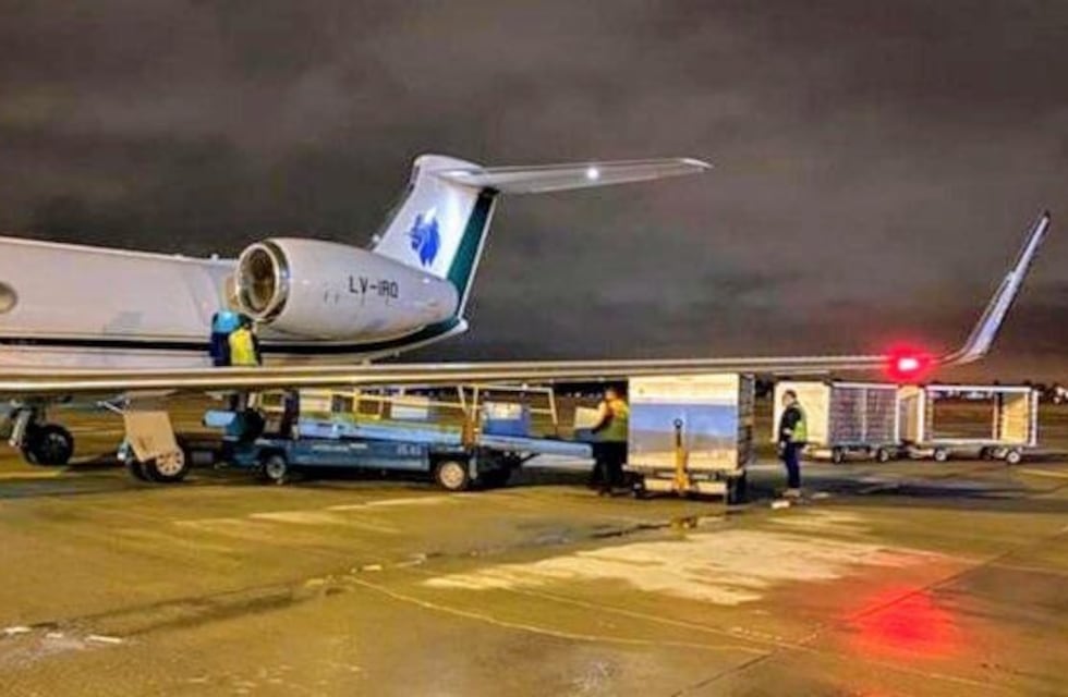 La verdad detrás de los respiradores que llegaron a Rosario en el avión de Messi