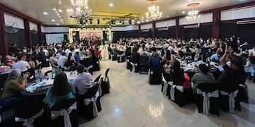 La madre acusada de estafar a egresados en Eldorado pidió eximición de prisión y presentó un certificado psiquiátrico.