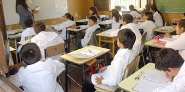 Escuela de Salta\u002E (Aries Online)