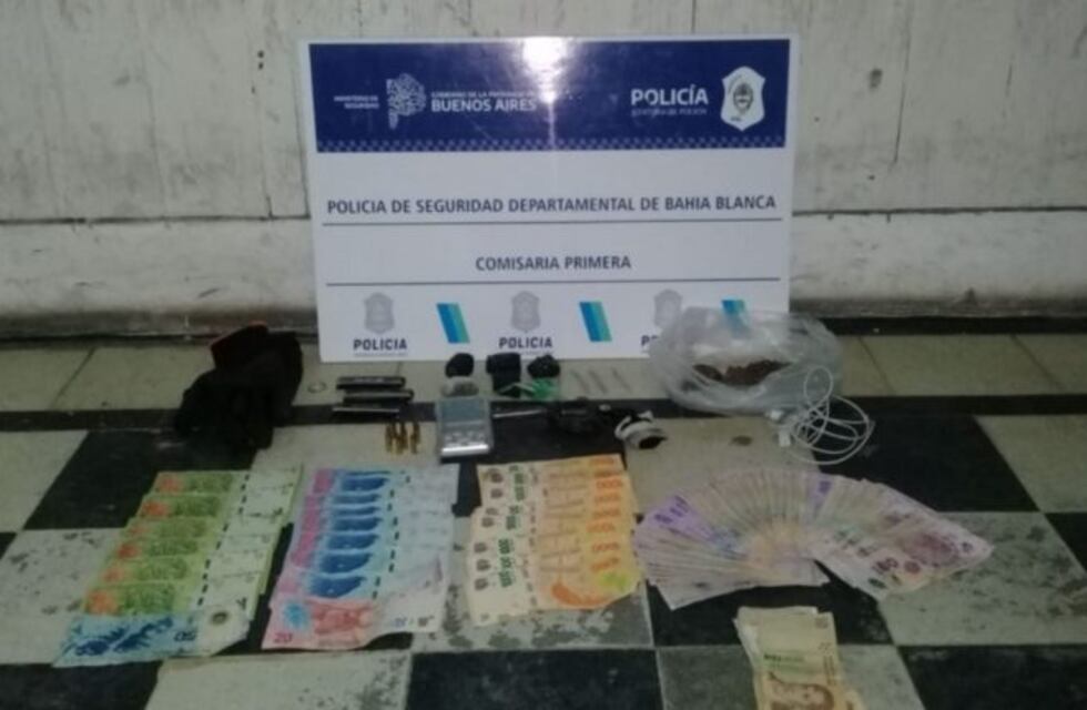 Bahía: robó en una casa y descartó el arma de fuego en el inodoro
