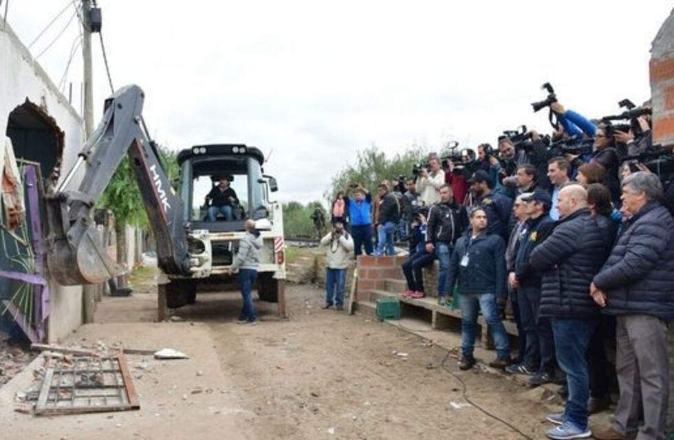 Más de 20 mil dosis de paco decomisadas, armas confiscadas y nueve detenidos en varios allanamientos en Ingeniero Budge