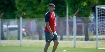 Estudiantes informó que Tobio seguirá entrenando hasta que se defina su situación ante la justicia por el choque fatal (Estudiantes de La Plata)