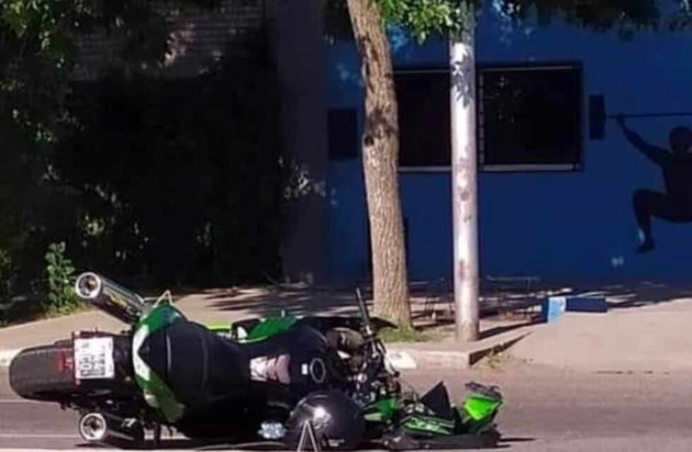 Una moto embistió a un ciclista y lo mató