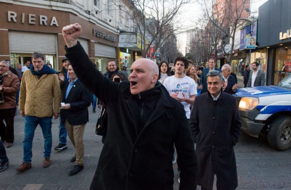 Viral: José Luis Espert: se grabó cantando "Matador", pero no sabía la letra