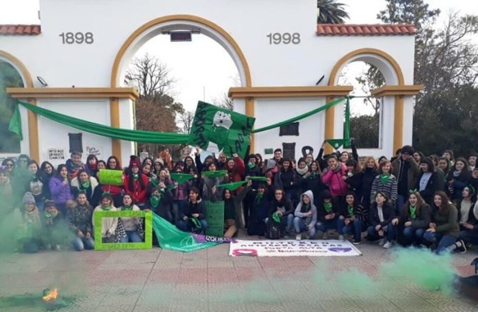 Convocatoria al "pañuelazo verde" en Punta Alta