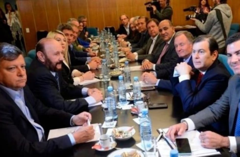 Insfrán en reunión con gobernadores rechazaron las medidas del gobierno nacional