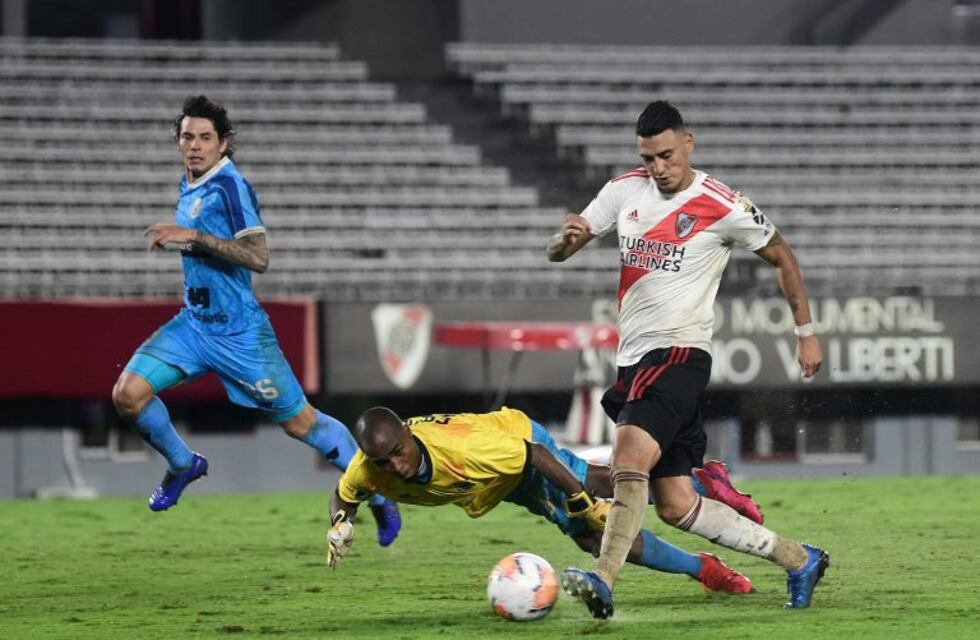 River: Suárez podrá viajar a Buenos Aires recién el miércoles