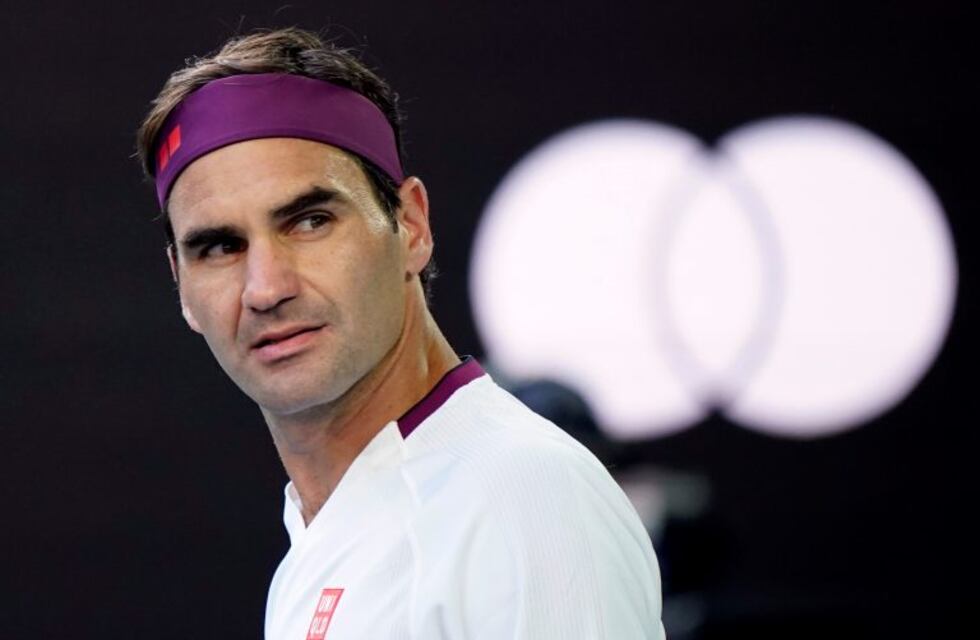 Roger Federer fue sancionado por emitir un comentario obsceno y encaró a la jueza de línea