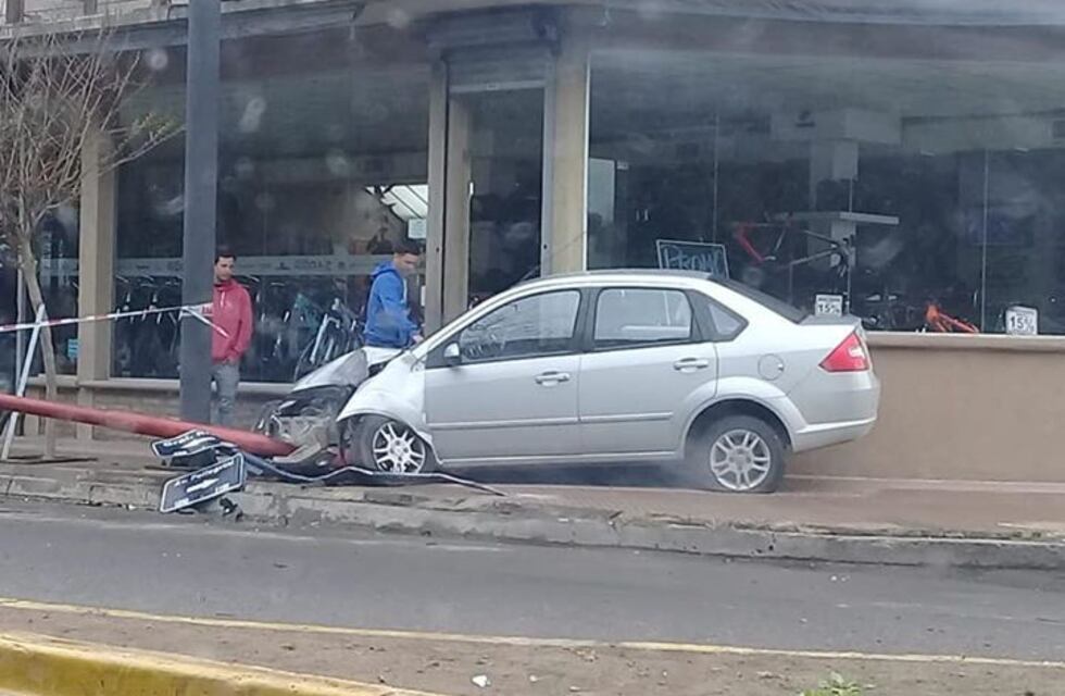 Choque en Av. Pellegrini y Gral. Rivas