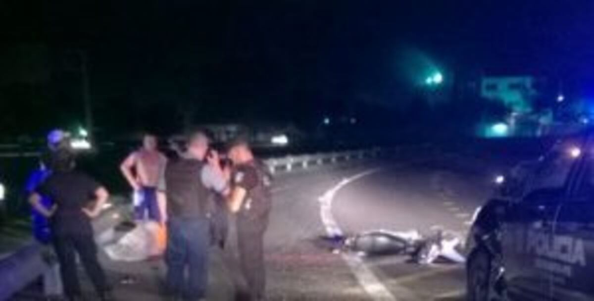 La policu00eda informu00f3 que el siniestro se produjo cuando uno de los vehu00edculos encerru00f3 al otro.