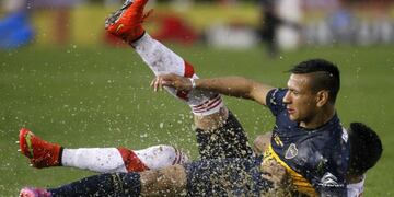 superclasico bajo una lluvia torrencial tormenta\nBoca river 2014 (REUTER)\u002E