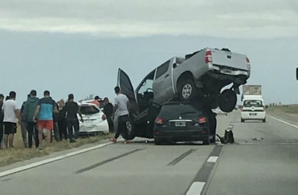 Impresionante choque y largas colas en la autopista Córdoba-Rosario