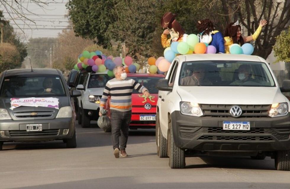 8.000 niños recibieron un obsequio de "La Rodante de la Dulzura"