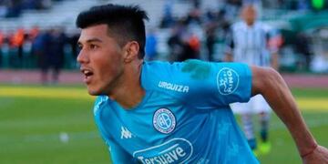 El santiagueño Sequeira volvió a ser titular y al gol\u002E Como delantero\u002E