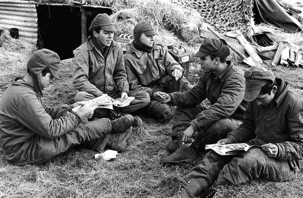 Un veterano de Malvinas se encontró con el "chico" que escribió la carta que lo acompañó durante toda la guerra