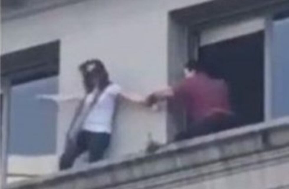 Un policía evitó un suicidio en Palermo