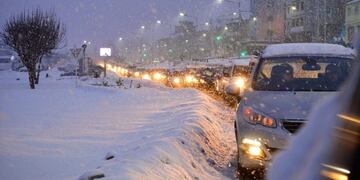 Multitud de personas se sumaron a la caravana a favor de las dos vidas en Ushuaia\u002E