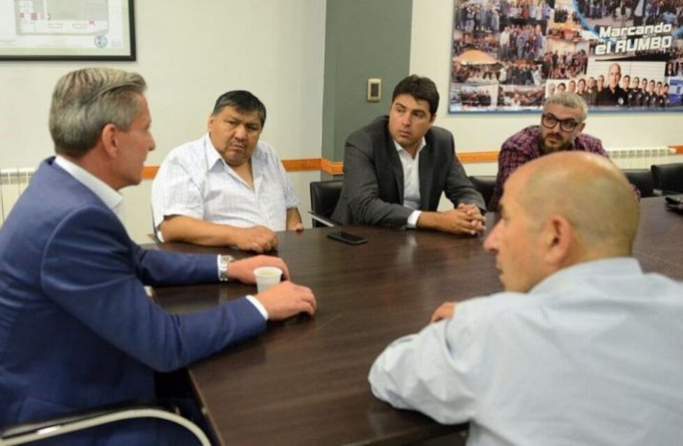 Arcioni con YPF Y operadoras: la producción sería tema central