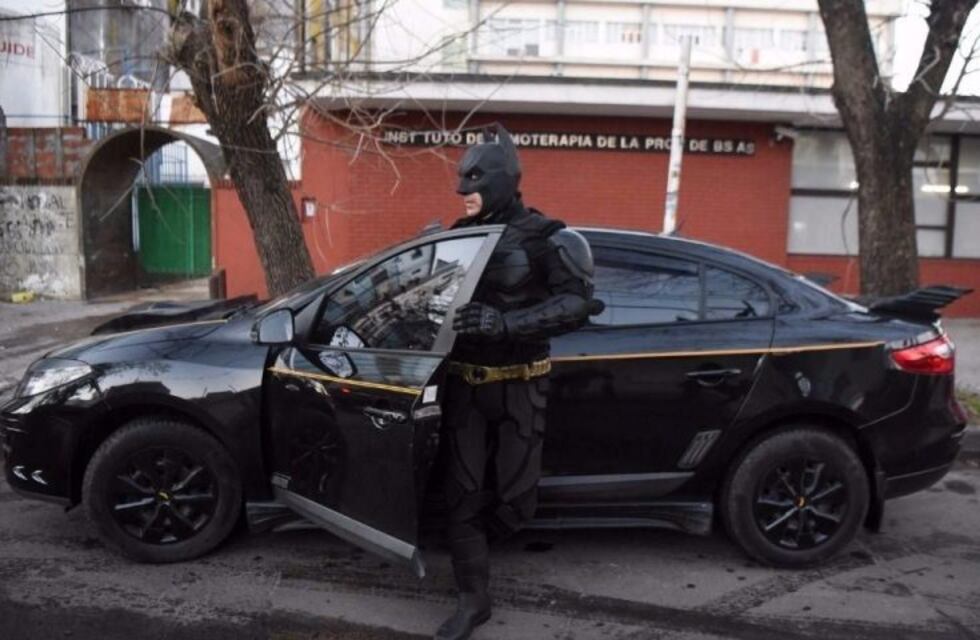 El Batman solidario fue reconocido por el Concejo Deliberante platense
