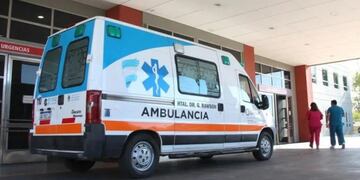 El hombre tuvo que ser trasladado al Hospital Rawson, donde está siendo estabilizado\u002E