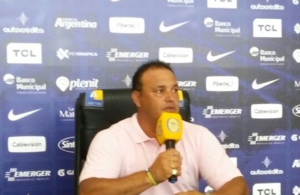 Leo Fernández confirmó dos cambios en Rosario Central para recibir a Chacarita