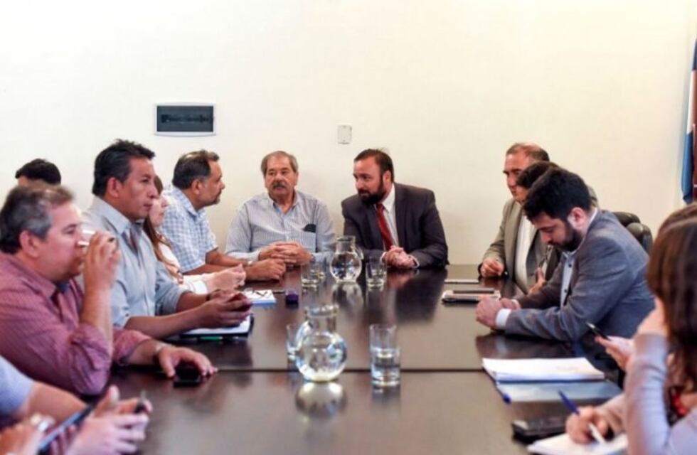 Entre Ríos: ofrecen un 11 por ciento de aumento en tres partes a estatales