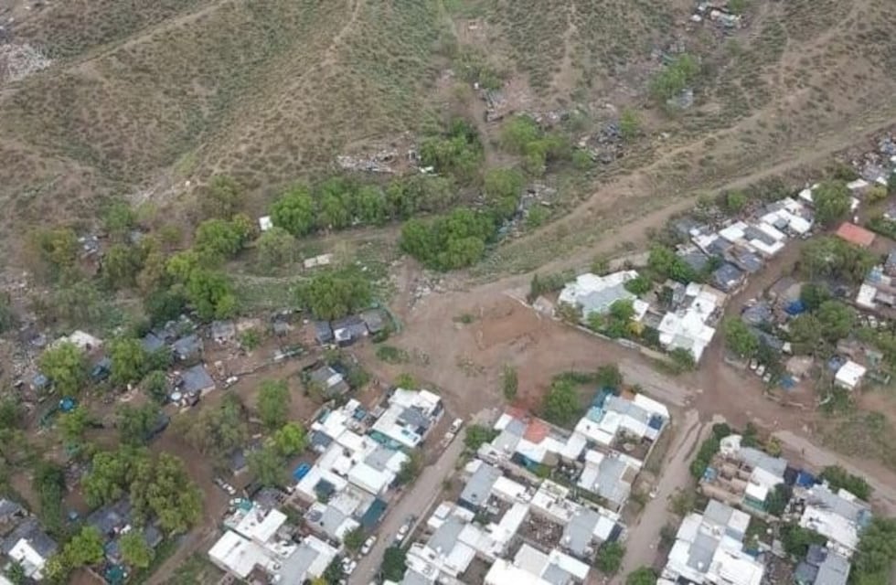 Suspenden el emprendimiento clandestino "Pircas de Piedemonte" en Mendoza