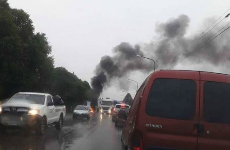 Vecinos cortaron la Ruta 188 en reclamo por medidas para evitar inundaciones