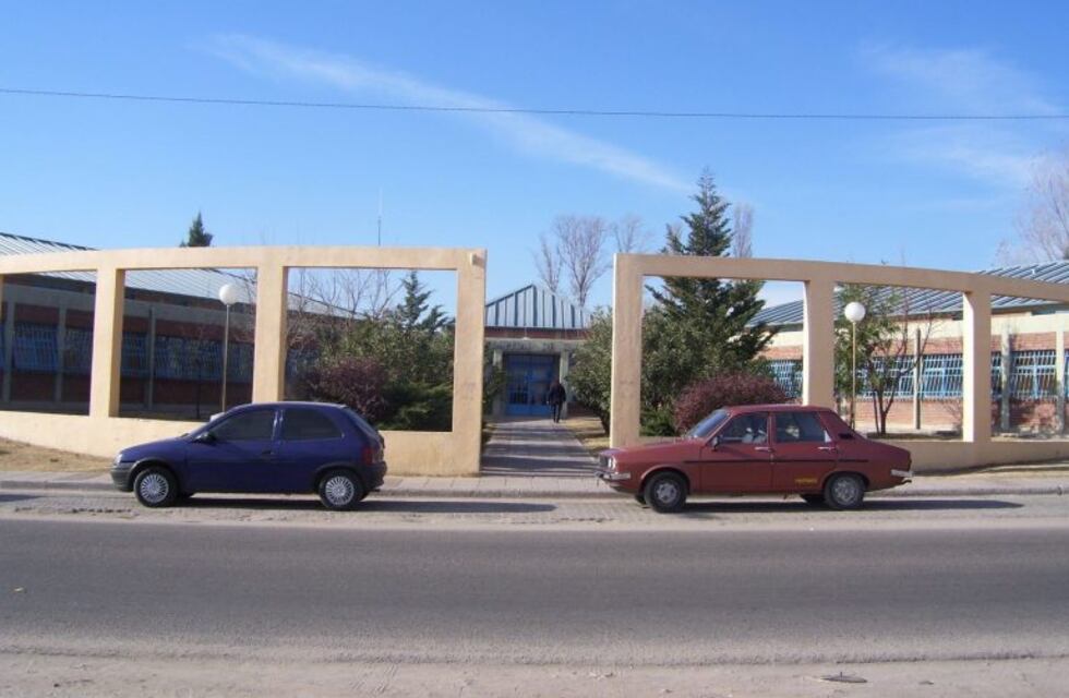 Dio a luz en un baño y el bebé murió por asfixia: investigan si lo mató