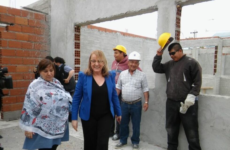 Alicia Kirchner en la Escuela Industrial N° 1 de Caleta Olivia