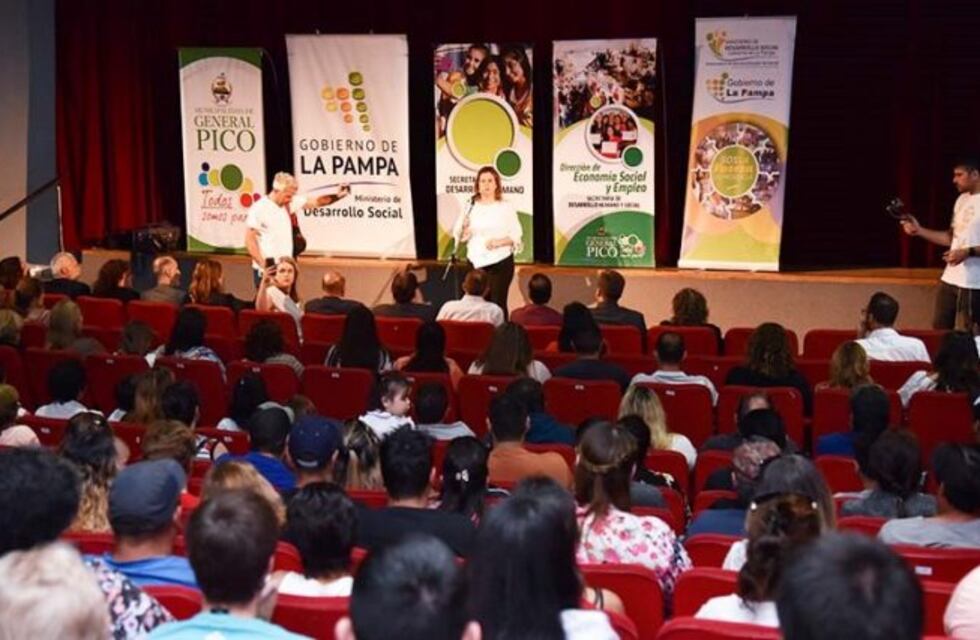 Entregaron créditos de Desarrollo de la Economía Social en General Pico