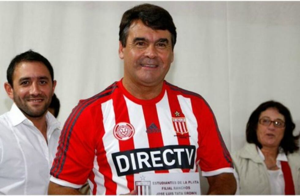 Despidieron los restos del Tata Brown en la sede de Estudiantes de La Plata