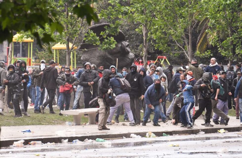 El Gobierno buscará endurecer la ley migratoria y el peronismo podría apoyar la iniciativa