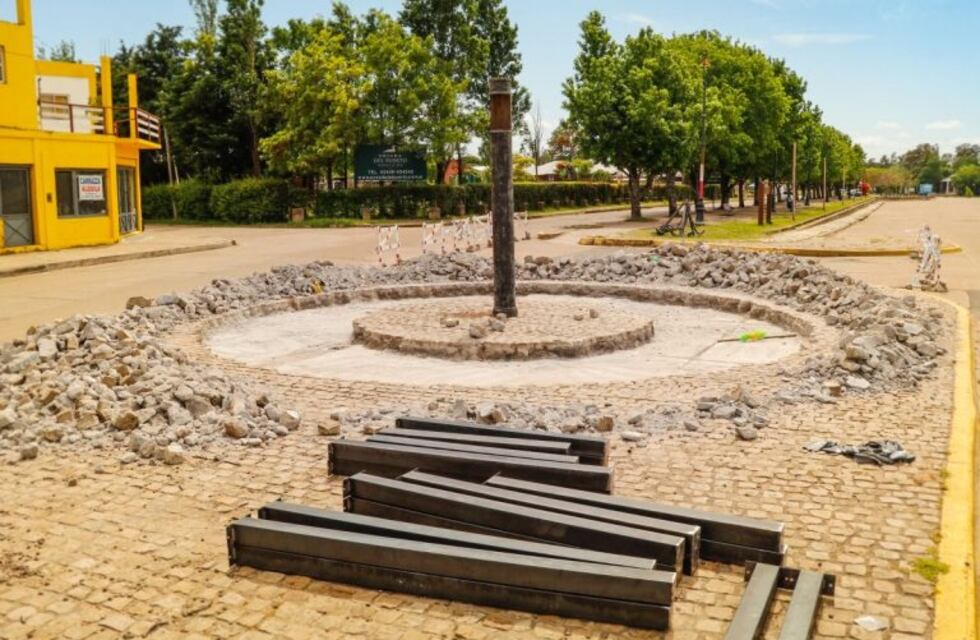 A 35 años de la vuelta de la Democracia, Gualeguaychú inaugura su Monumento