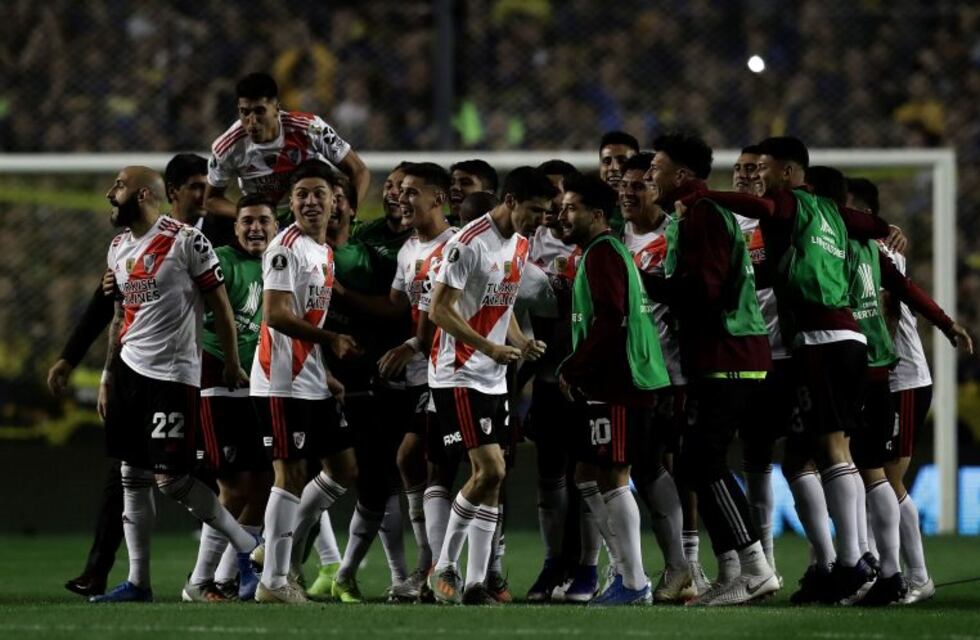 Despidieron al empleado de seguridad de Boca que festejó con los jugadores River