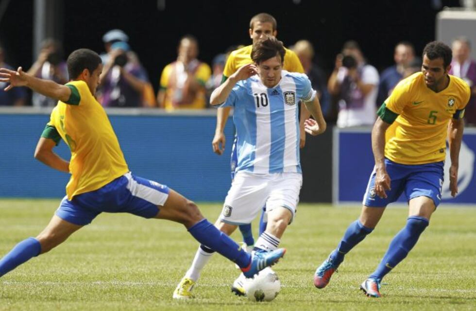 El día que Lionel Messi brilló contra Brasil y anotó uno de sus mejores goles con la Selección