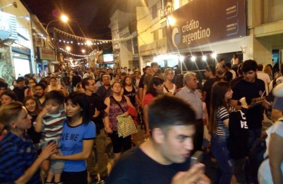 Multitudinaria convocatoria para la séptima edición de "La Hora de San Nicolás"