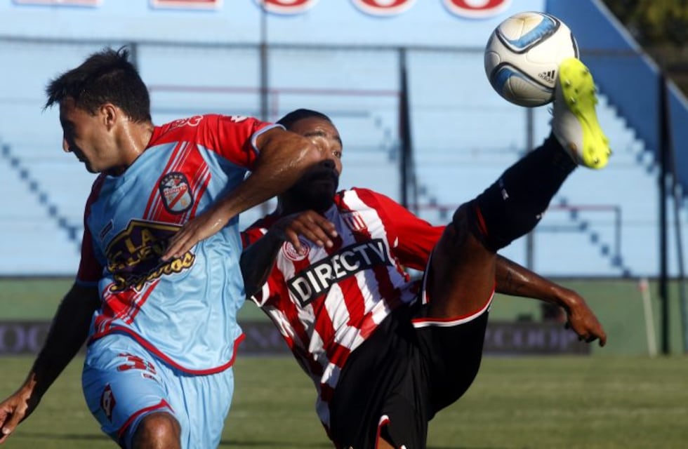 Arsenal venció 3-0 a Estudiantes en Sarandí y se mantiene en puestos de copas