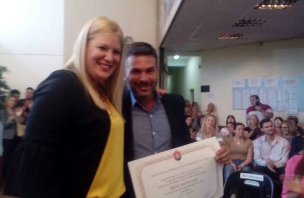 Entrega de certificados a autoridades electas