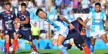 El Guachín Franco García puso el 2 a 2 para la Academia, y se fue expulsado por el festejo desmedido\u002E