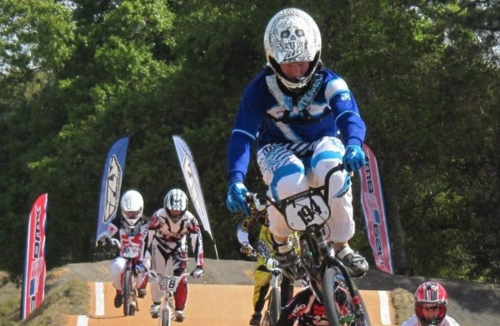 Dos mendocinos representarán al país en el mundial de BMX