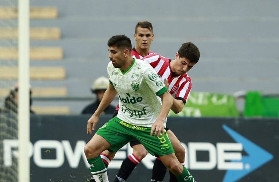 De no creer: futbolista argentino rescindió su contrato tras ser amenazado por difundir una foto del club rival