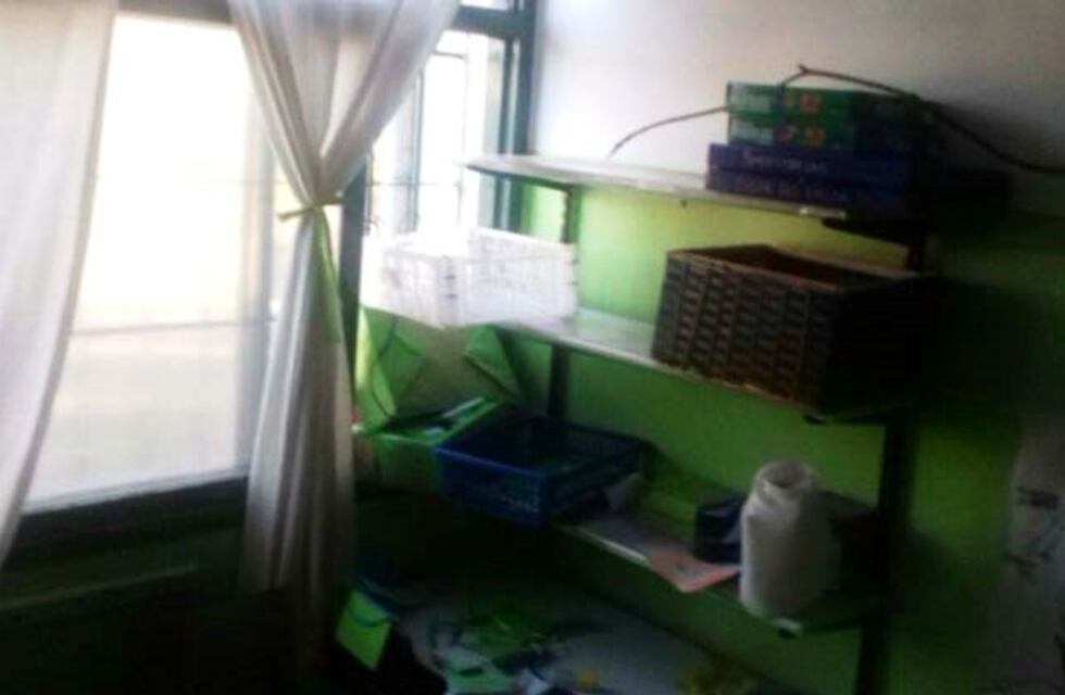 Delincuentes ingresaron a un jardín, revolvieron todo y se llevaron útiles escolares