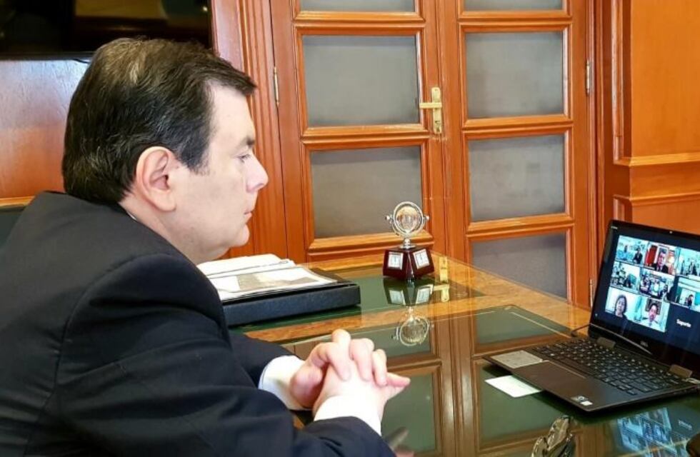 Zamora sostuvo un encuentro virtual con Trotta, directivos y docentes