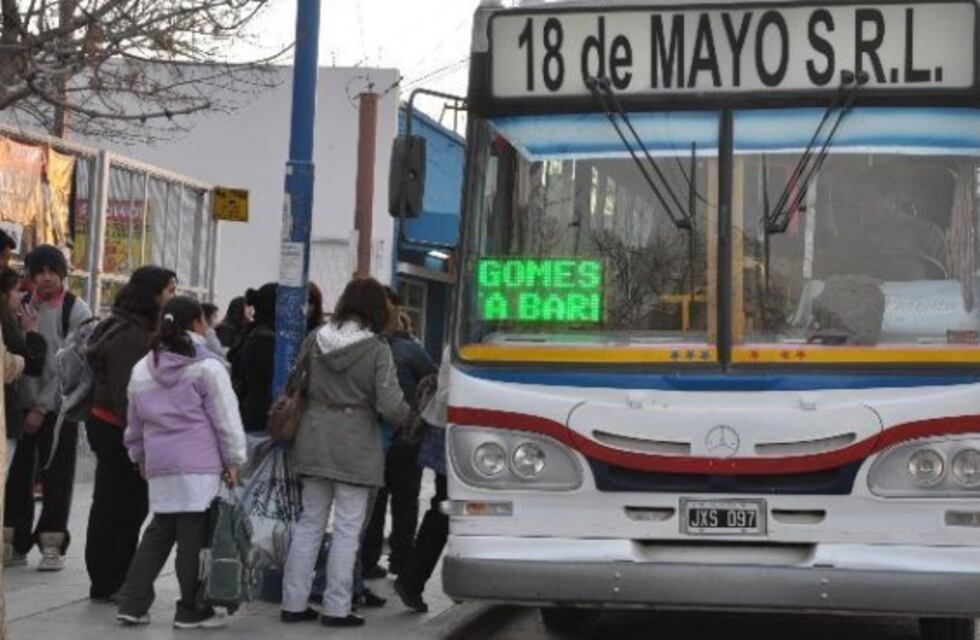 Continúan las negociaciones para evitar fuertes aumentos en el boleto de colectivo